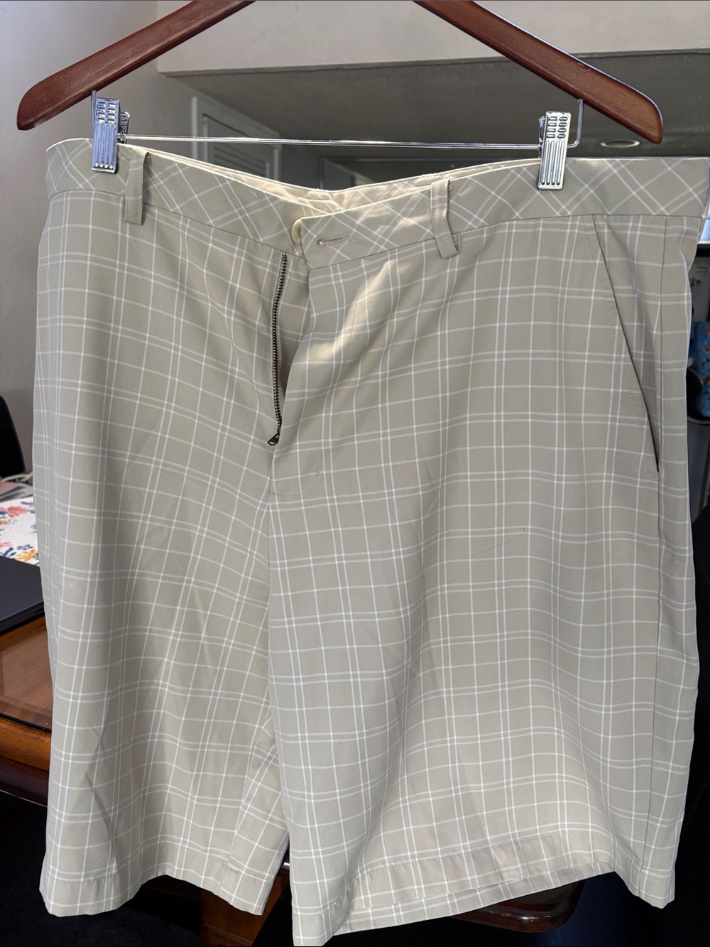 Ashworth Beige Plaid Flat Front Men’s Shorts